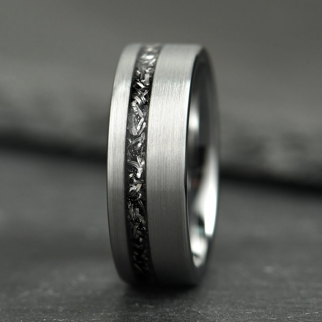 The Eclipse – Smooth Silver Tungsten With Crushed Meteorite Inlay