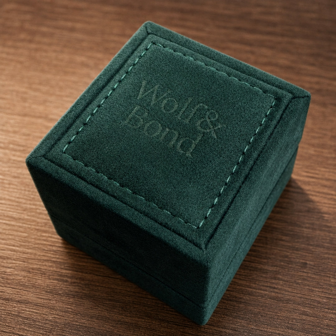 Signature Velvet Ring Box