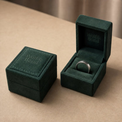 Signature Velvet Ring Box