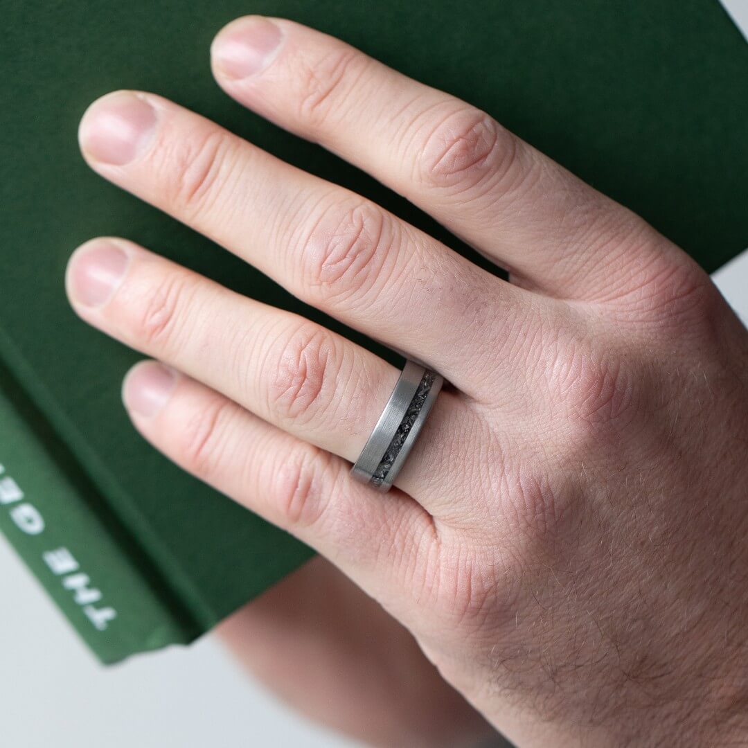 The Eclipse – Silver Smooth Tungsten Ring With Crushed Meteorite Inlay (8mm)