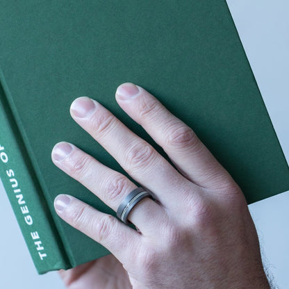 The Resonant – Gun Metal Titanium Ring With Guitar String (8mm)