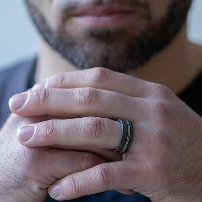 The Resonant – Gun Metal Titanium Ring With Guitar String (8mm)