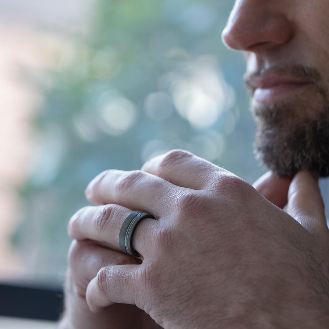 The Resonant – Gun Metal Titanium Ring With Guitar String (8mm)